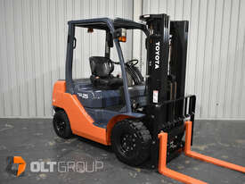Toyota 2.5 Tonne Diesel Forklift 4.5m Mast 2685 Hours Pneumatic Tyres - picture2' - Click to enlarge