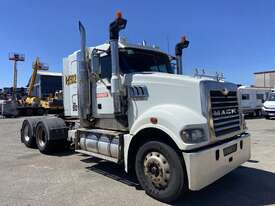 2010 Mack Trident 6x4 Prime Mover - picture0' - Click to enlarge