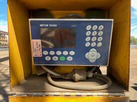 Mettler Toledo 10,000kg Capacity Scales - picture0' - Click to enlarge