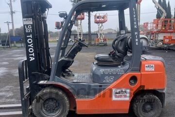LIFTEK - TOYOTA 32-8FG25 Forklift