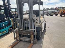 Nissan BF03A35U 2 Stage Forklift - picture1' - Click to enlarge