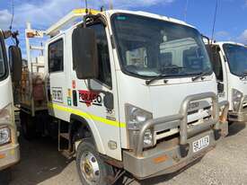 2011 Isuzu NPS 300   4x4 Tray Truck - picture0' - Click to enlarge