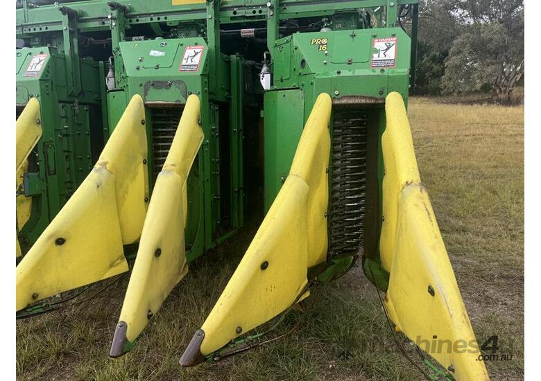 caption 2015 JOHN DEERE CP690 Picker