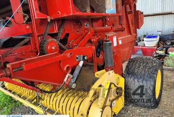 (5824) New Holland BR 780 Round Baler (Echuca, VIC)