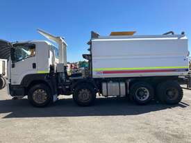 2018 Isuzu FYH 300-350 Water Tanker - picture2' - Click to enlarge