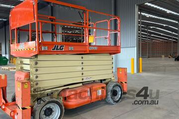 JLG M4069 - Big Deck Electric Scissor Lift (10 Year Tested)