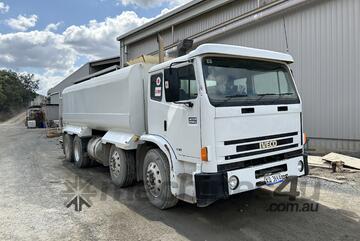 Iveco Acco 2350G 8x4 Water Truck