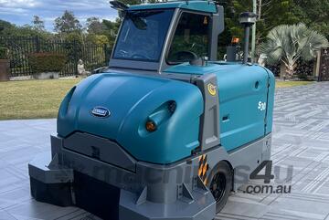 Tennant S30XP HEPA Ride On Sweeper Diesel