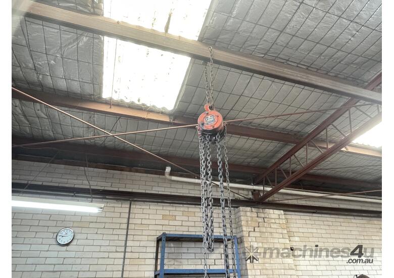 caption 1 Ton Block & Tackle