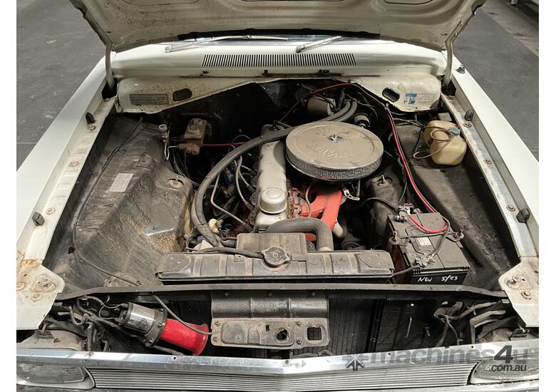 caption 1970 Chrysler VG Valiant Regal