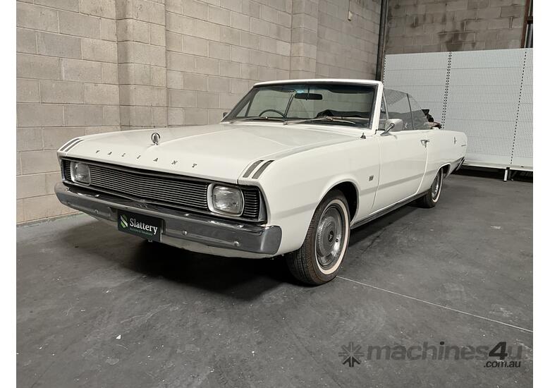 caption 1970 Chrysler VG Valiant Regal