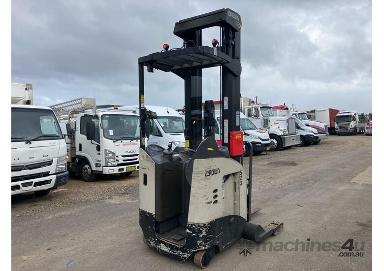 caption 2010 Crown RR5725-35 Electric Reach Forklift (Stand on)