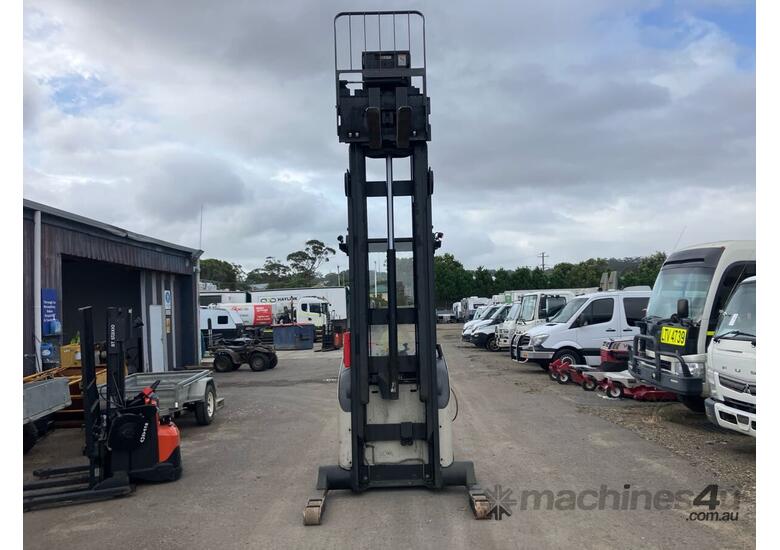 caption 2010 Crown RR5725-35 Electric Reach Forklift (Stand on)