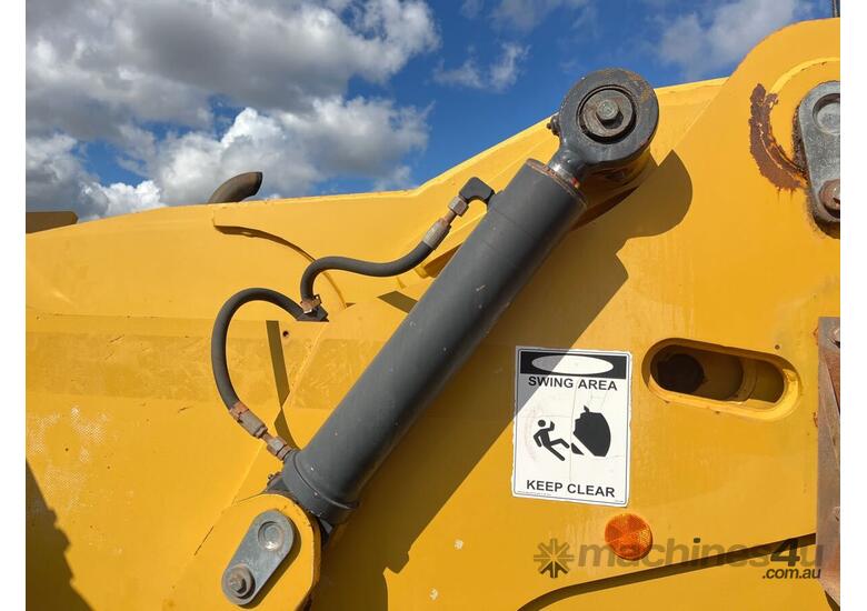 caption 2010 Caterpillar TH414 Telehandler