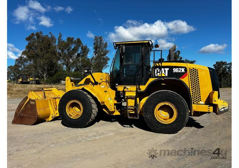 caption 2015 Caterpillar 962K