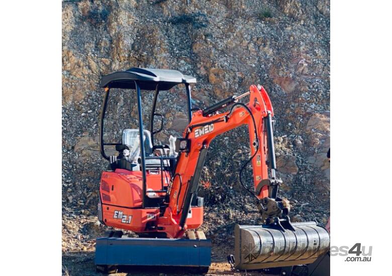 caption Excavator 2 Tonne & trailer package with Auger, Rock Breaker & FREE Attachments.