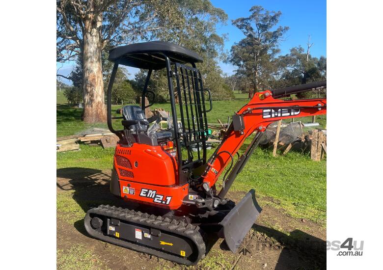 caption Excavator 2 Tonne & trailer package with Auger, Rock Breaker & FREE Attachments.