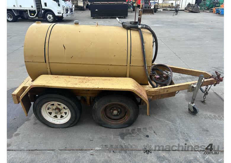 Custom Fuel Tank Dual Axle Trailer