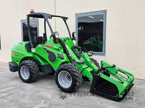 2021 Avant 750 Loader