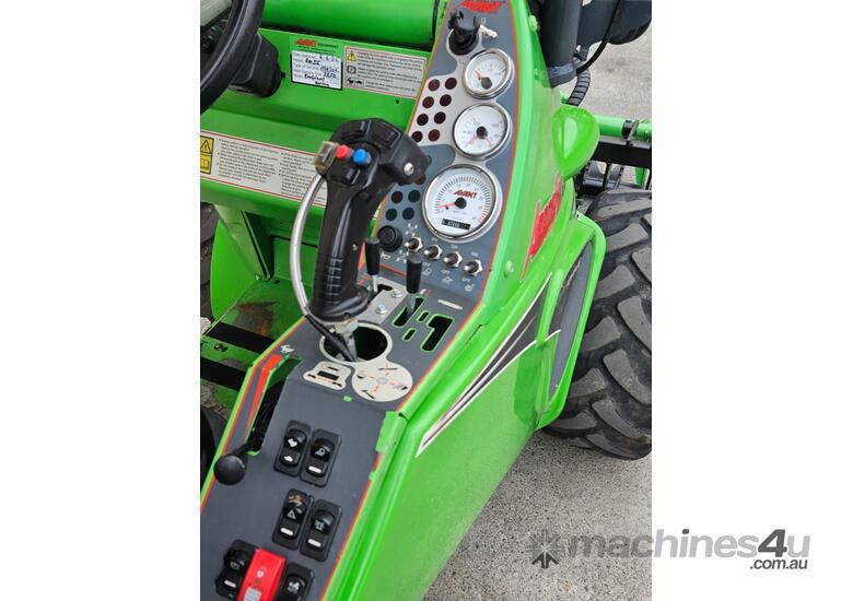 2021 Avant 750 Loader