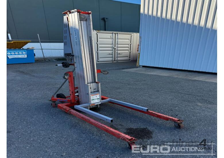 caption Material Hoist 18 - 24ft (Being Sold Offsite - Shepparton, VIC)
