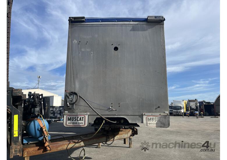 caption 2005 Muscat MT2102 A+B Combination Tipper Trailer