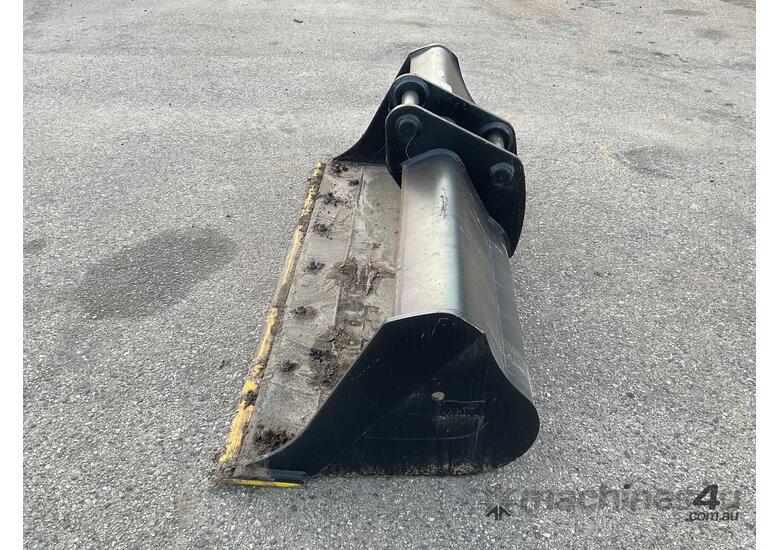 caption 1650mm Excavator Bucket