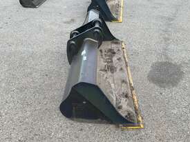 1650mm Excavator Bucket - picture2' - Click to enlarge