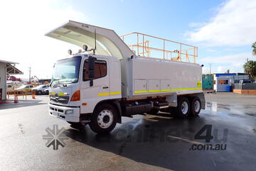 2011 Hino 500 6x4 Service Truck