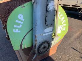 Flip Screen Excavator E30 Attachment  - picture2' - Click to enlarge