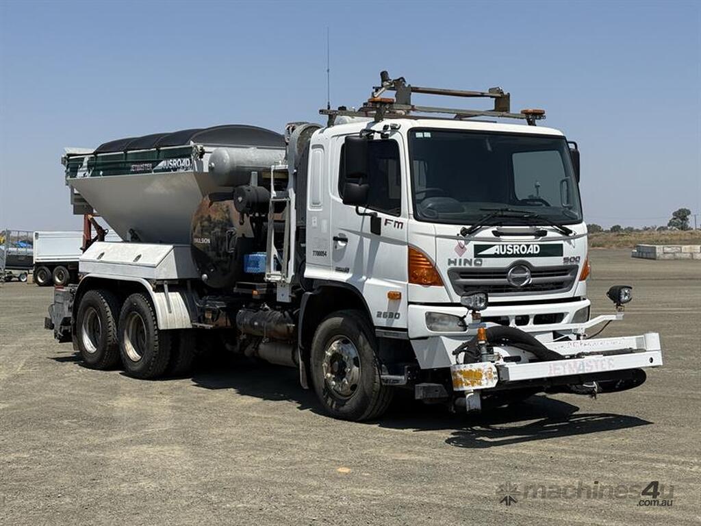Buy Used 2012 Hino 2012 HINO FM2630 ASPHALT PATCHING TRUCK Trucks ...