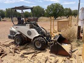 Ozziquip AL40 Wheeled Skid Steer - picture0' - Click to enlarge
