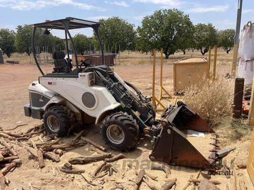 Ozziquip AL40 Wheeled Skid Steer