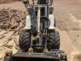Ozziquip AL40 Wheeled Skid Steer - picture1' - Click to enlarge