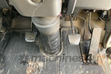 1999 Isuzu NPR 200 Short Table Top (Day Cab) 1999 Isuzu NPR 200 Short Table Top (Day Cab)