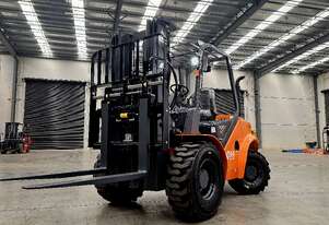 UHI CPCD35 3.5T 4WD Rough Terrain Diesel Forklift | Triplex Mast | Fork Positioner | Ready for Wk