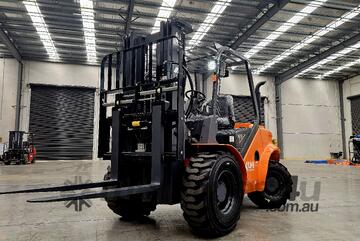 UHI CPCD35 3.5T 4WD Rough Terrain Diesel Forklift | Triplex Mast | Fork Positioner | Ready for Wk