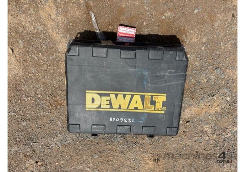 Dewalt 18V Cordless Framing Nail Gun