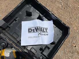 Dewalt 18V Cordless Framing Nail Gun - picture1' - Click to enlarge