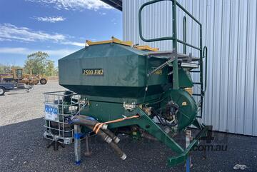 Janke 2500 FM2 Front Mount Air Seeder