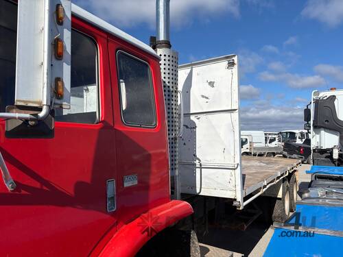 1979 International Acco F3070B Table Top