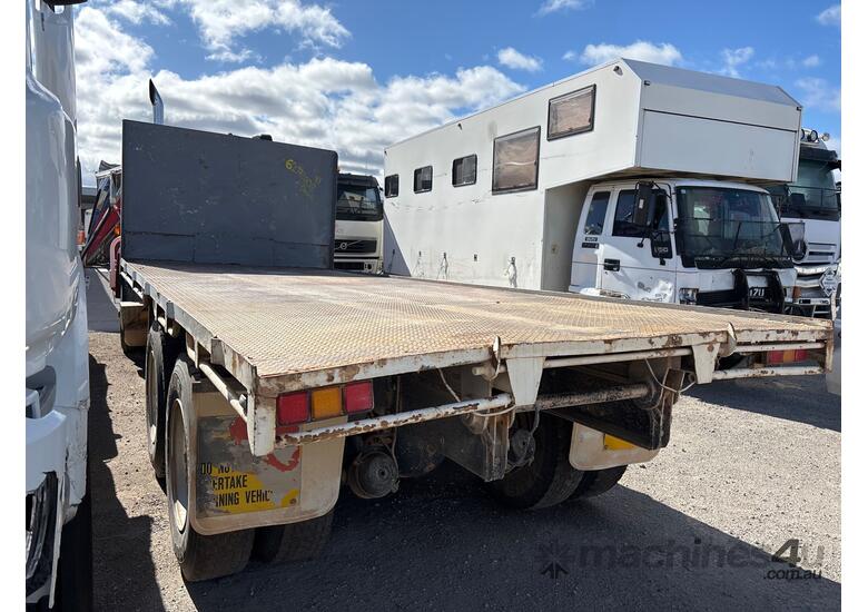 1979 International Acco F3070B Table Top