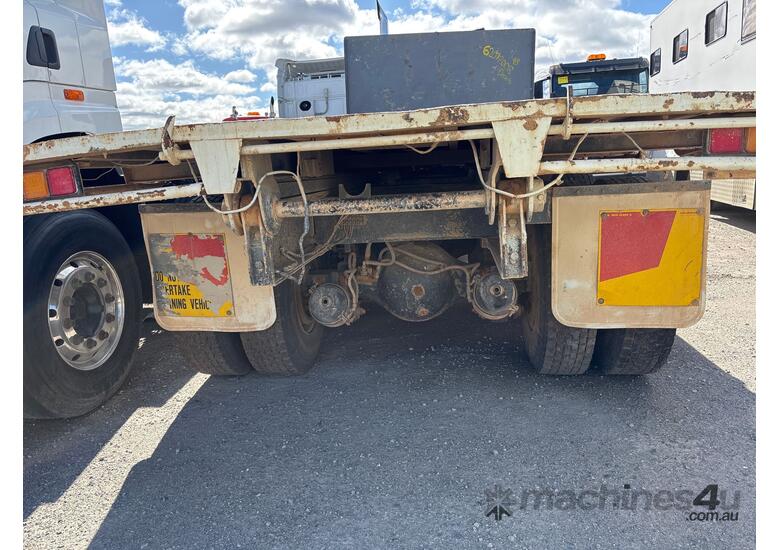 1979 International Acco F3070B Table Top