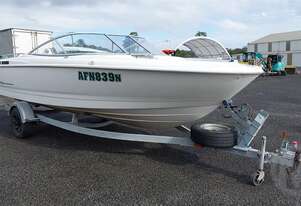 Bayliner   215 Capri