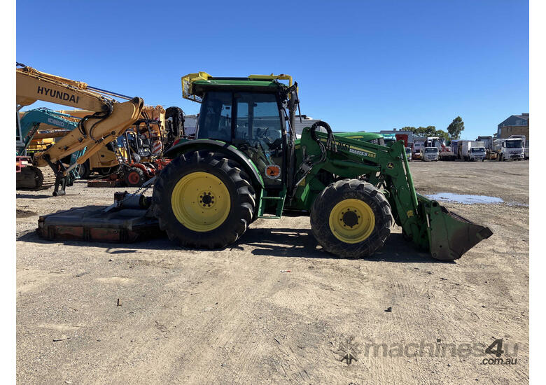2011 John Deere 5090R Tractor