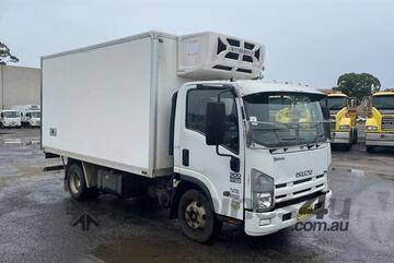 Isuzu   NPR300