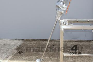 Clamp-Mounted Portable Liquid Mixer