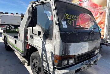 Isuzu 1995   NPR Tow Truck