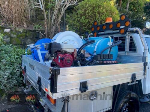 (9040) Quikspray Ute Sprayer