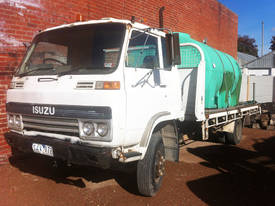 1987 ISUZU WATER TRUCK - picture0' - Click to enlarge